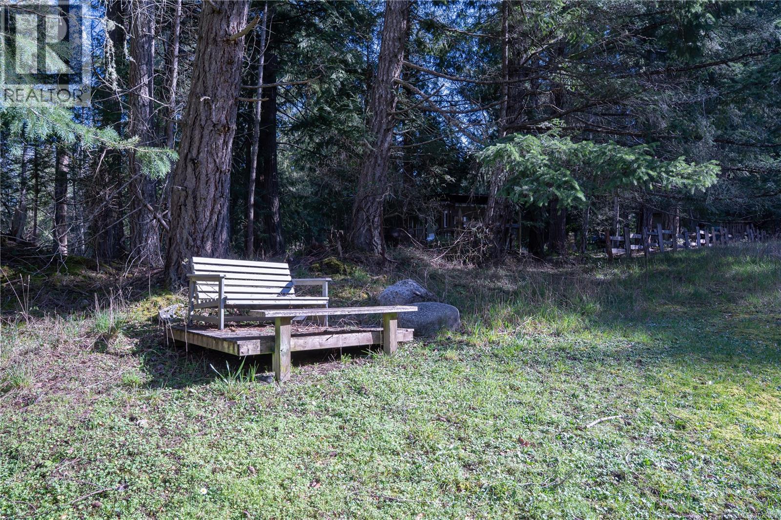 696 Rainbow Rd - 33