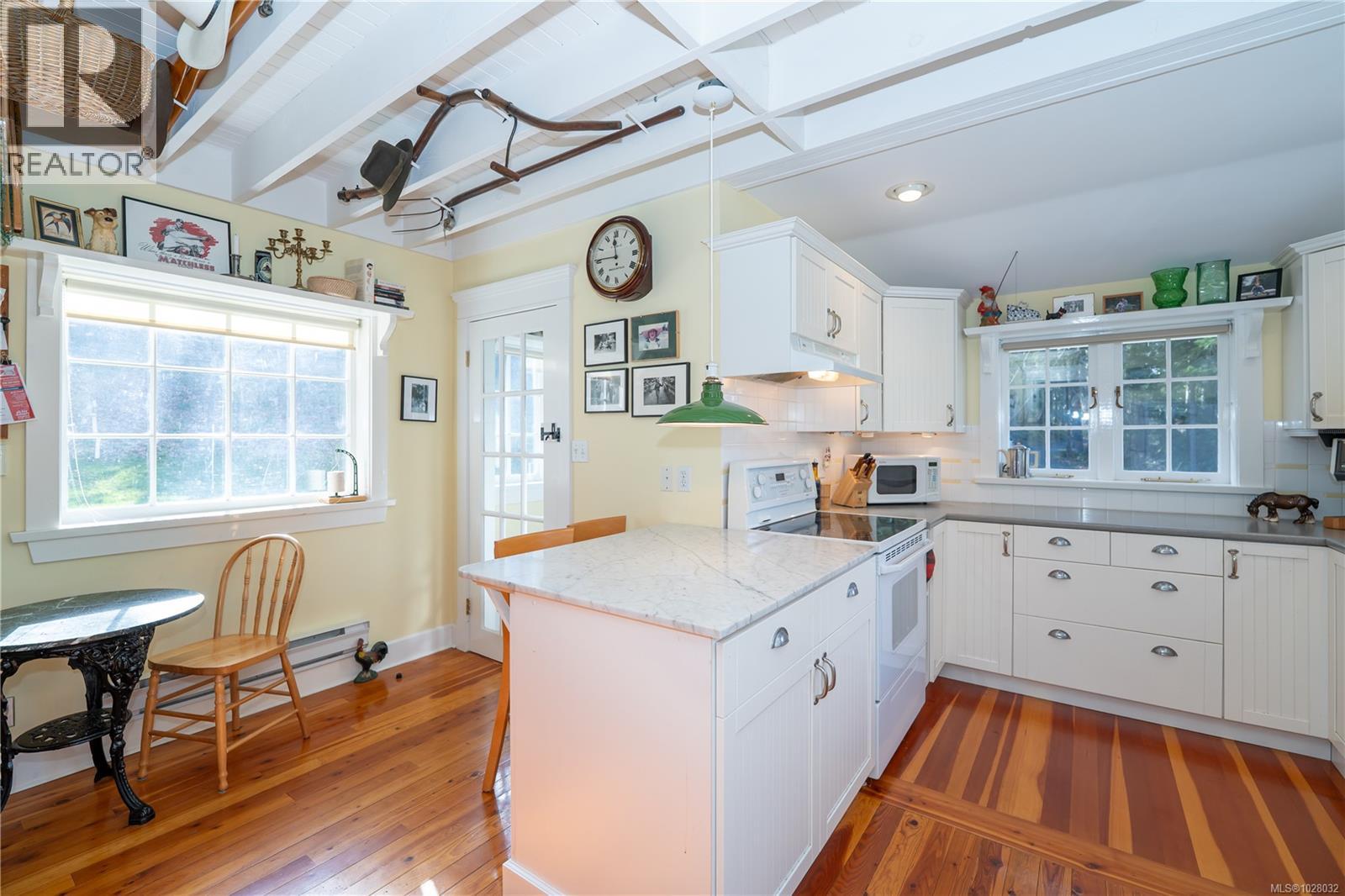  696 Rainbow Road, Salt Spring