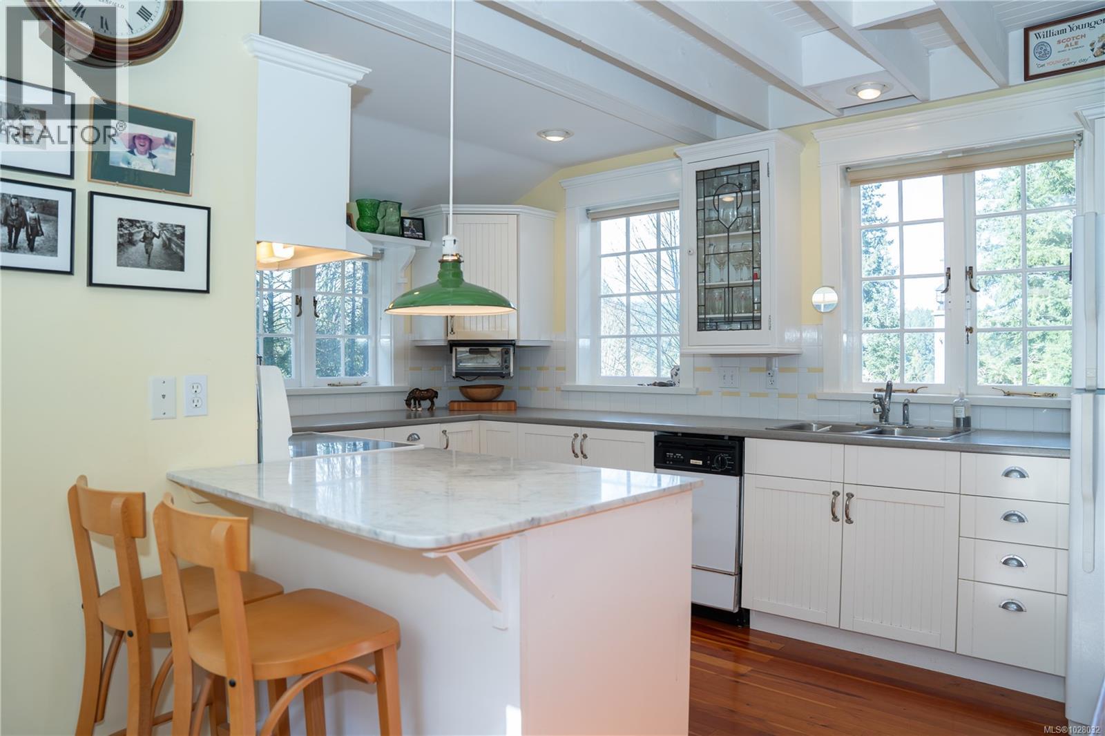  696 Rainbow Road, Salt Spring