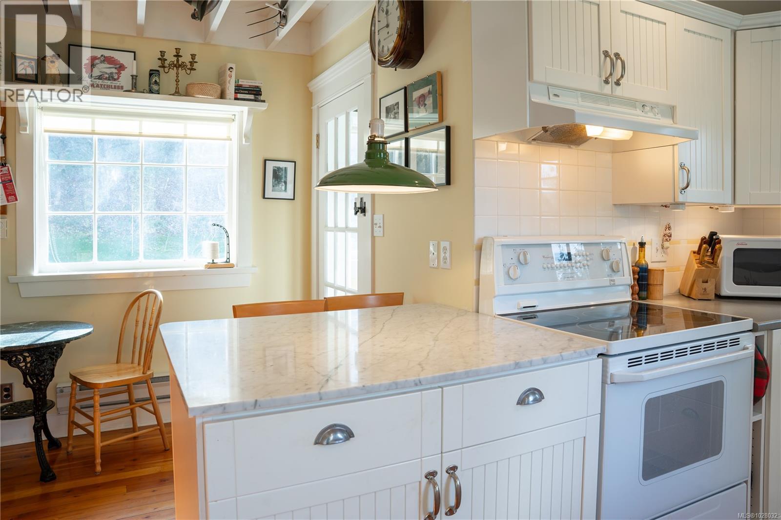  696 Rainbow Road, Salt Spring