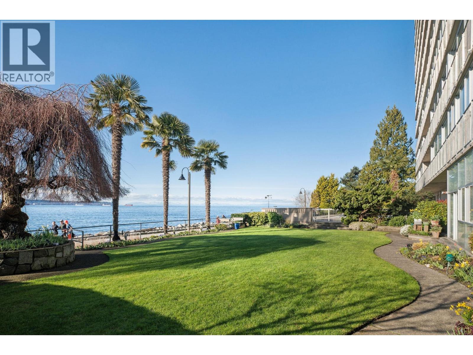 408 150 24TH STREET, West Vancouver