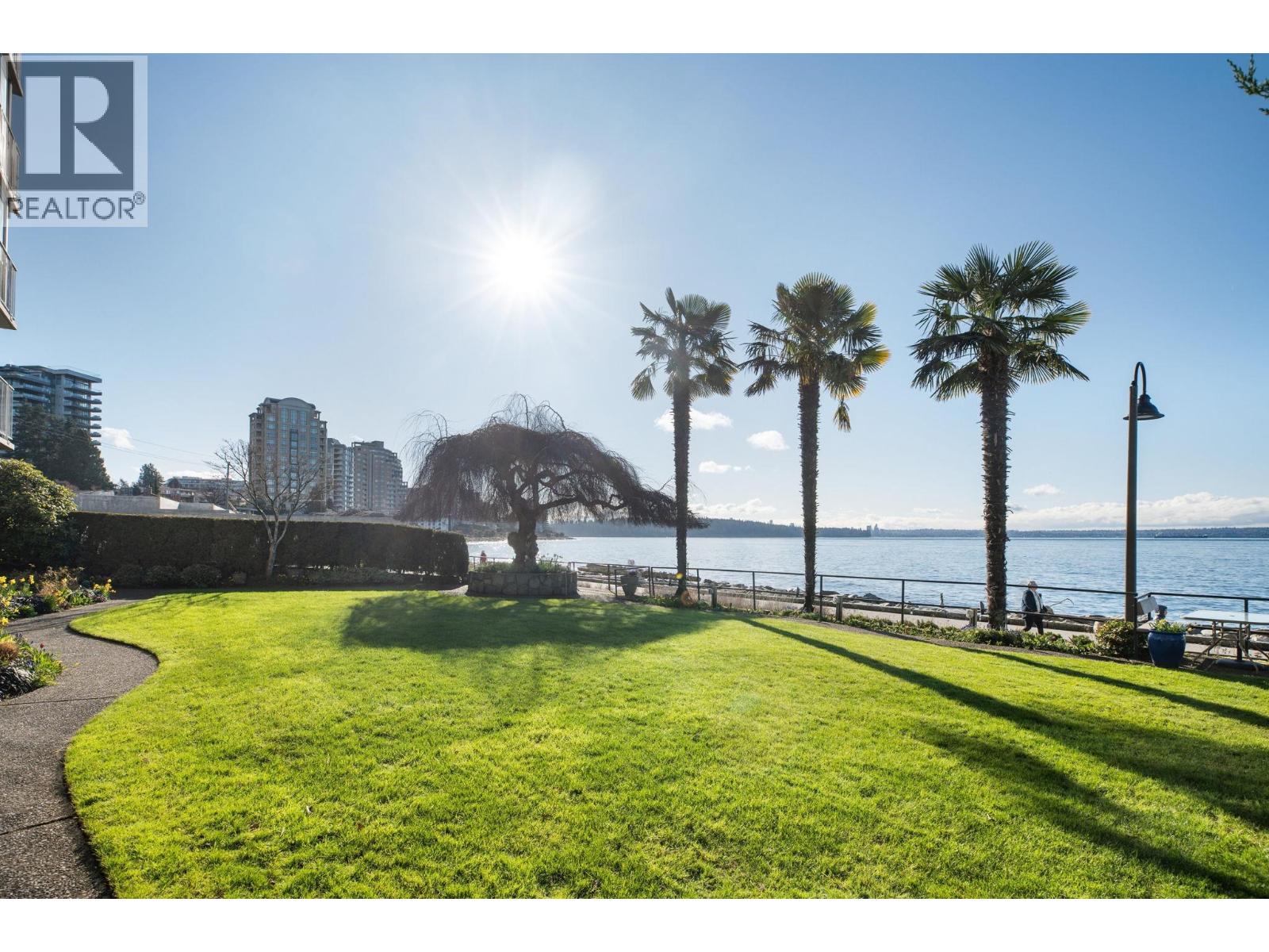 408 150 24TH STREET, West Vancouver