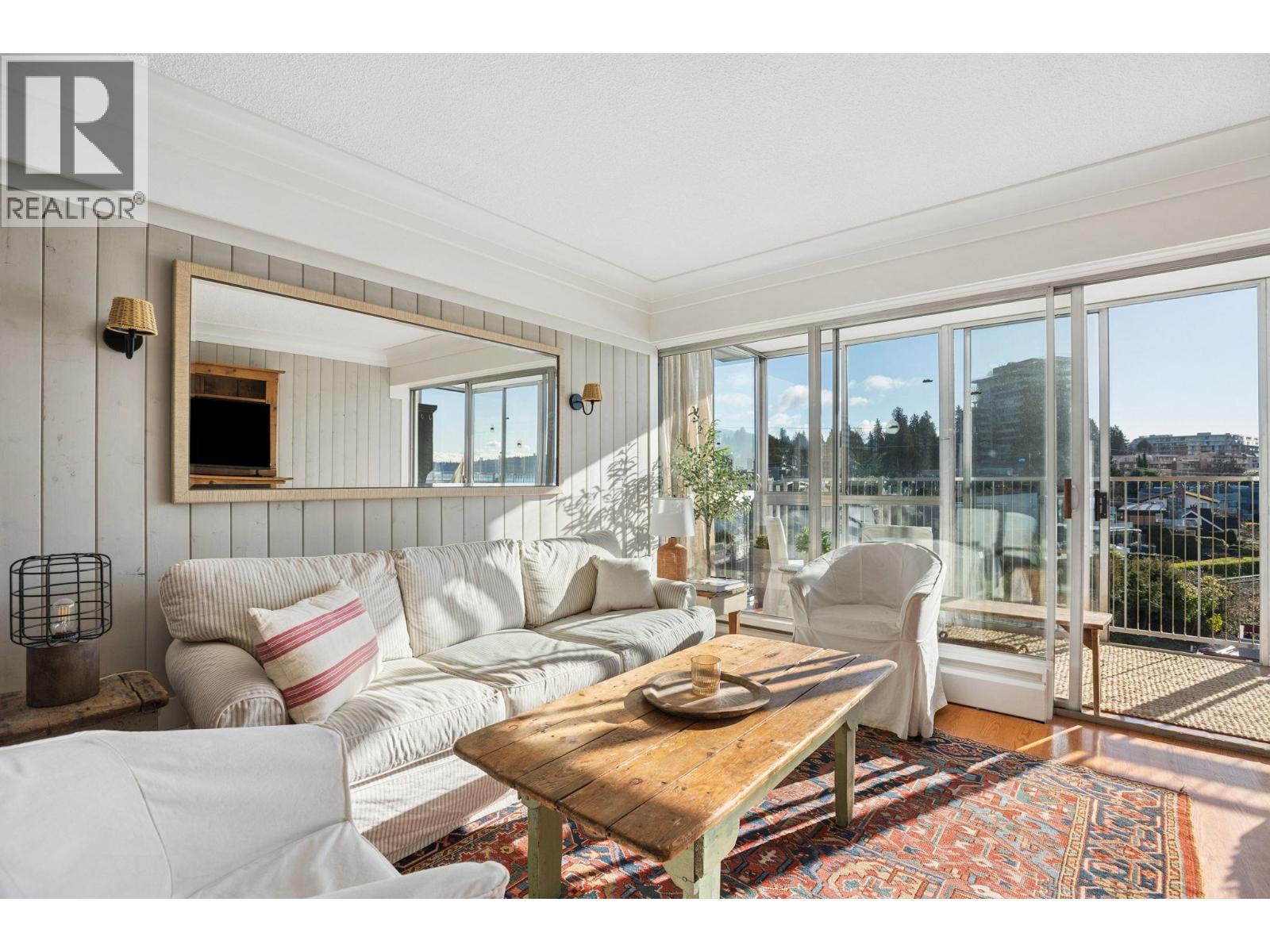 408 150 24TH STREET, West Vancouver