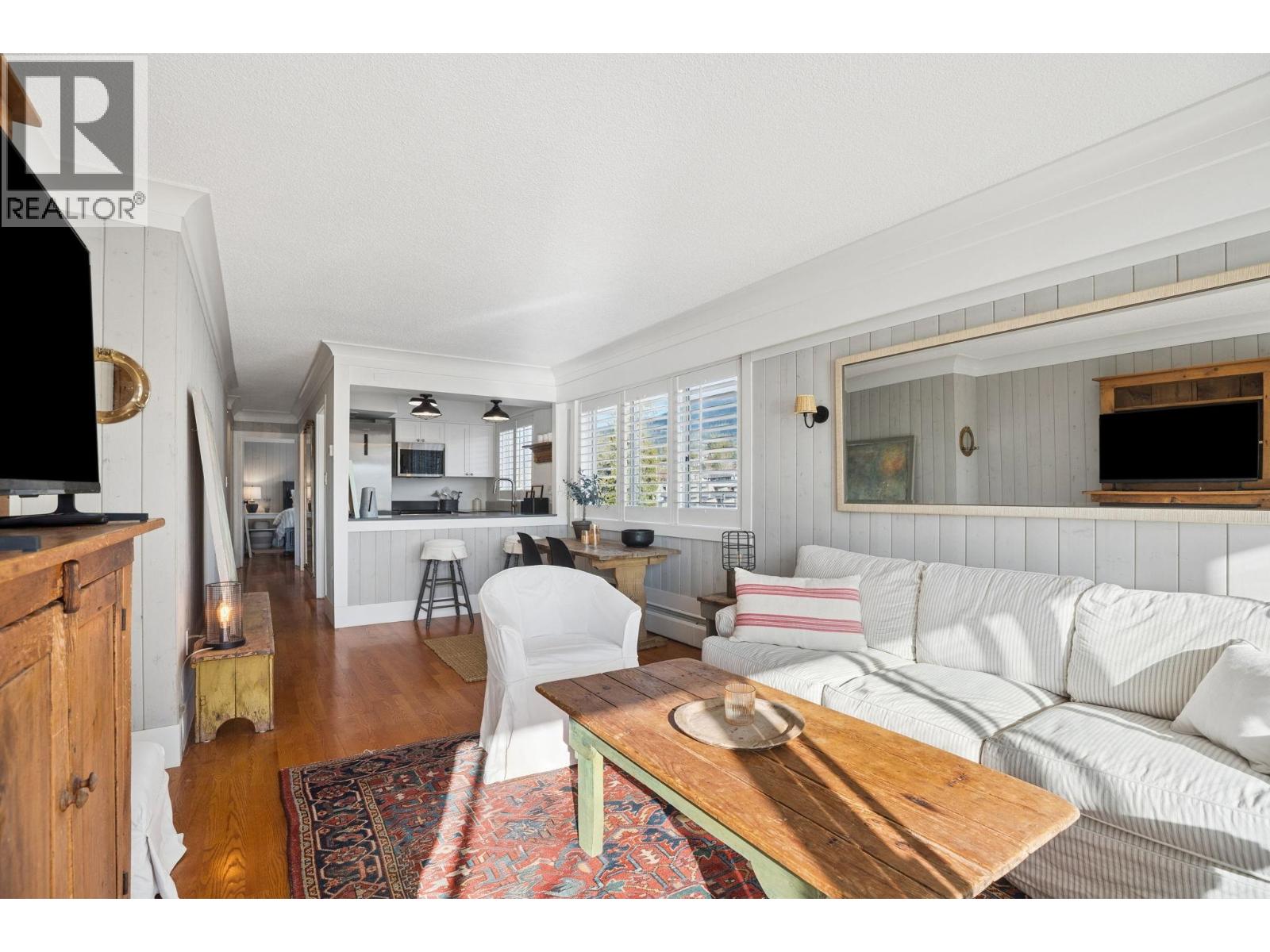 408 150 24TH STREET, West Vancouver