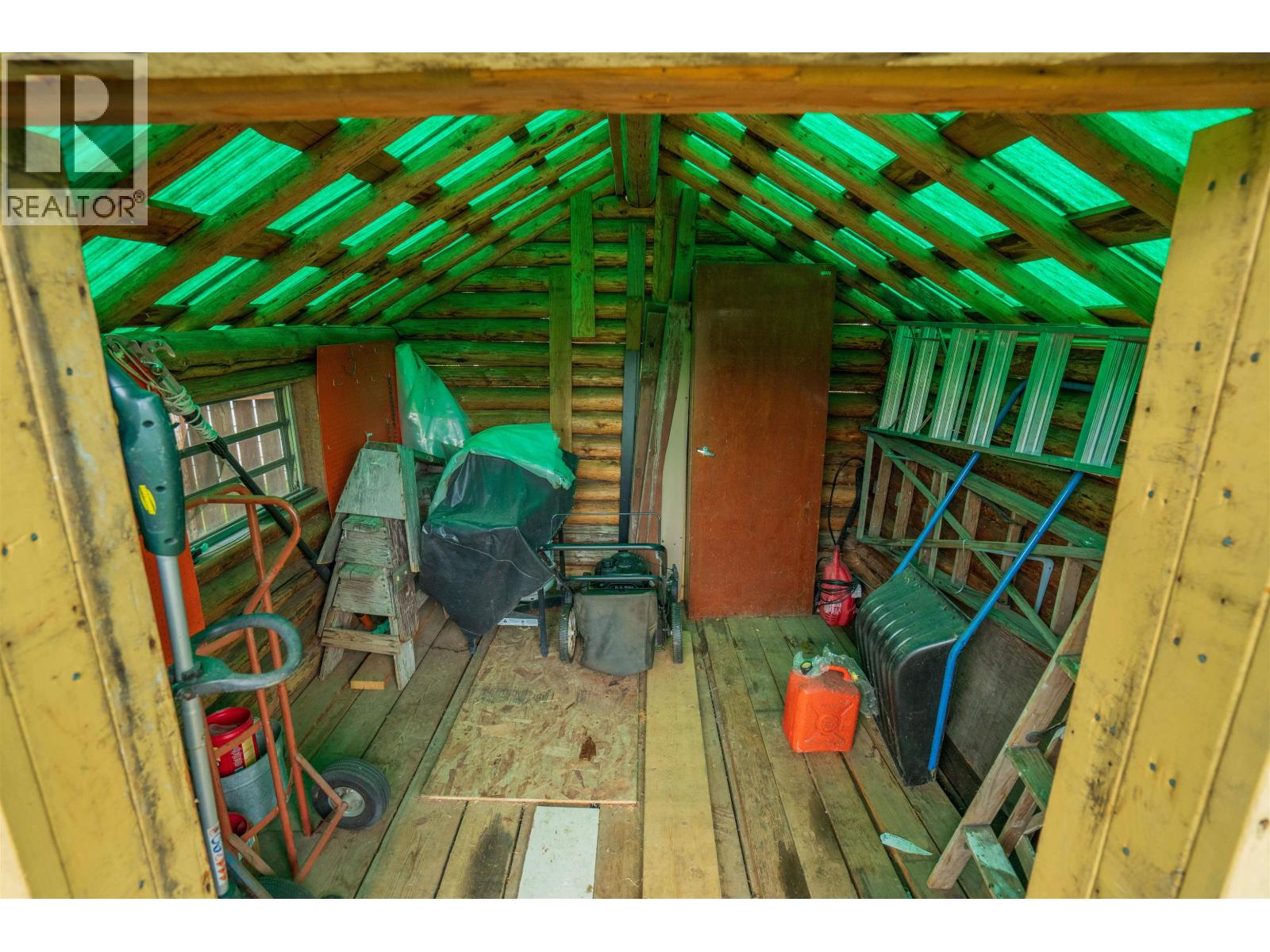 177 N OGILVIE STREET - 26