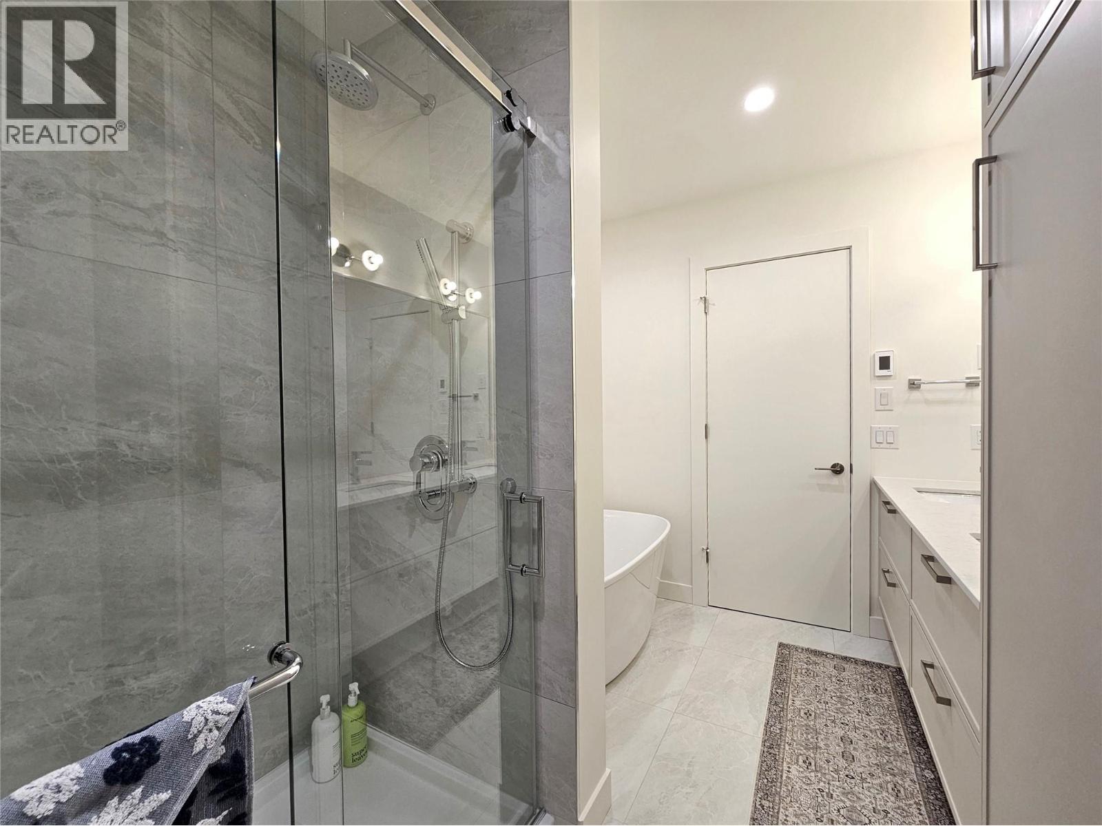 514 3340 Lakeshore Drive, Kelowna