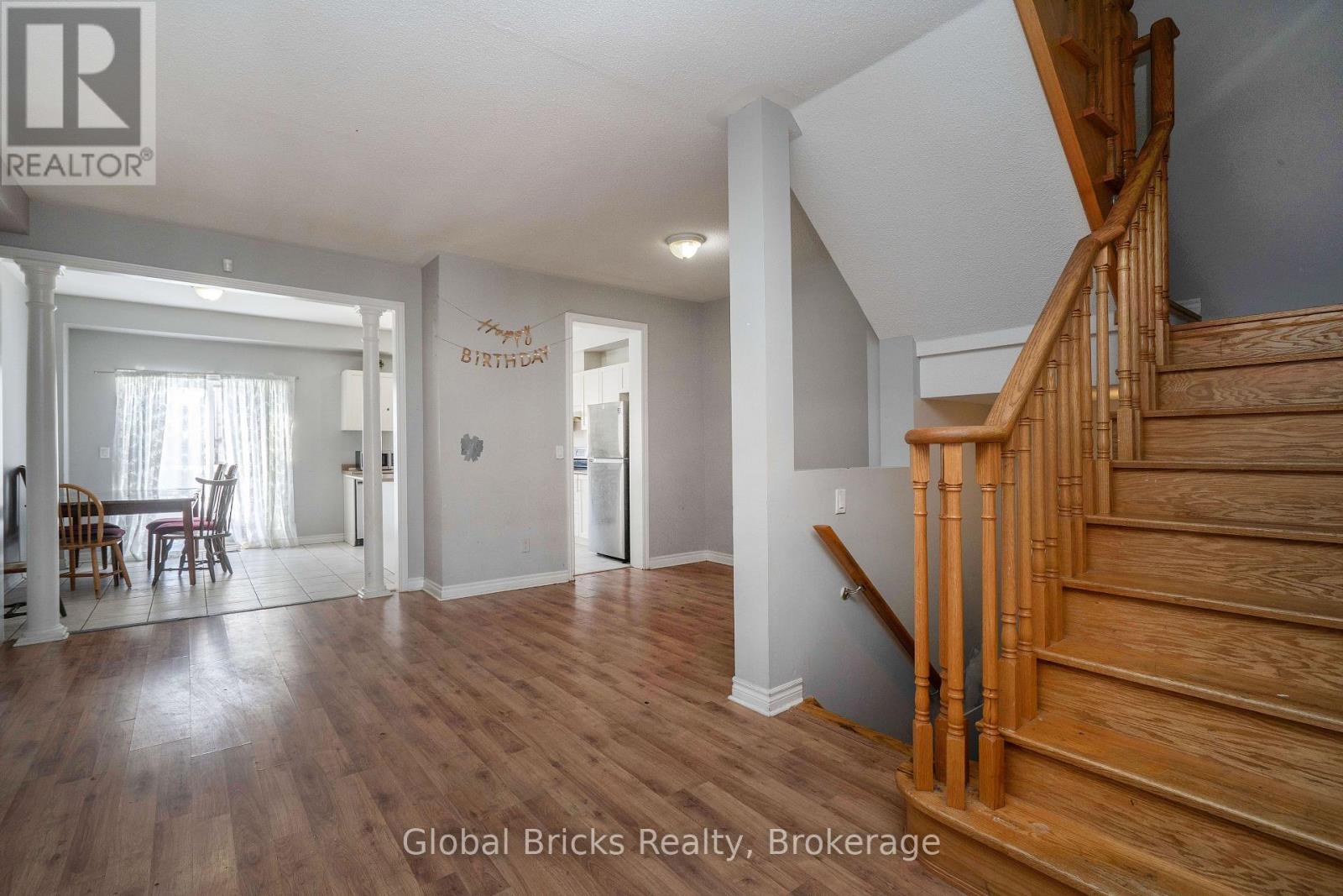 10 Dillon Drive, Brampton, ON photo 6