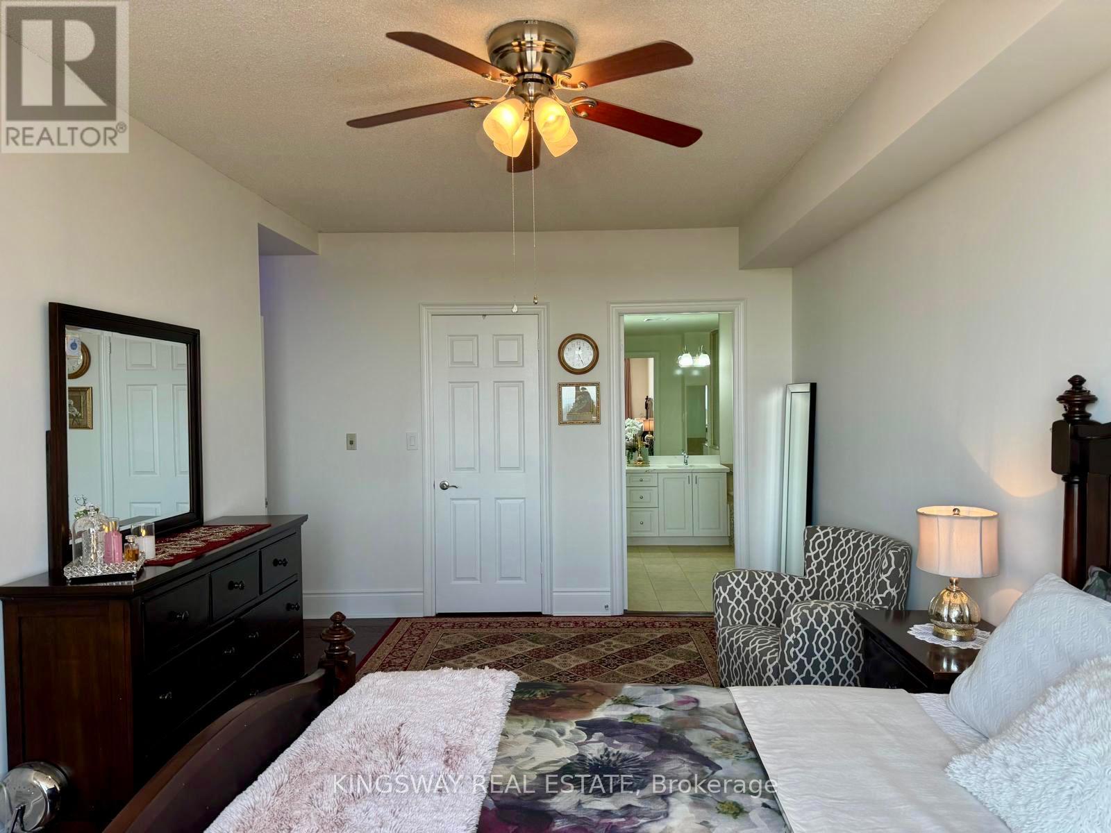 #3009 3880 DUKE OF YORK BOULEVARD - 23