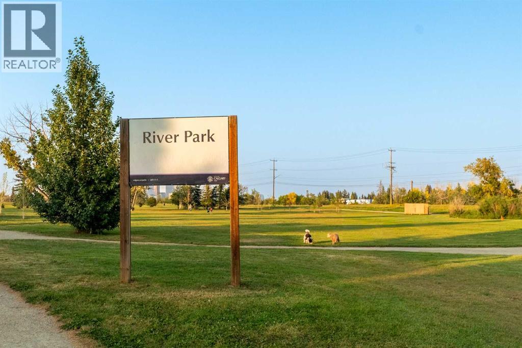 1739 48 Avenue SW, Calgary, Alberta