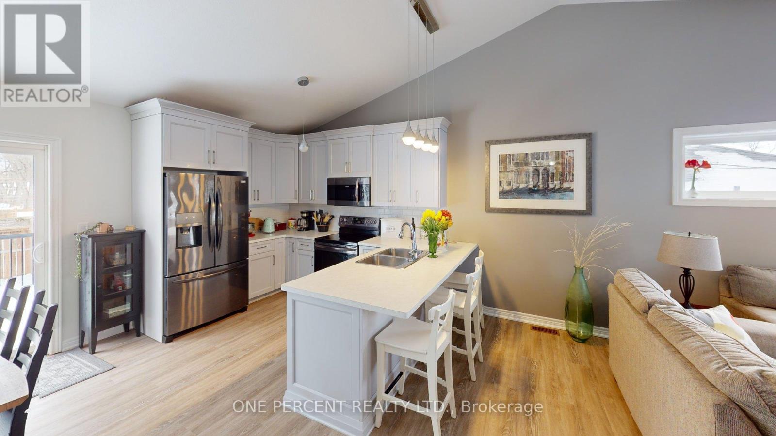 362 LAKESIDE ROAD - 5