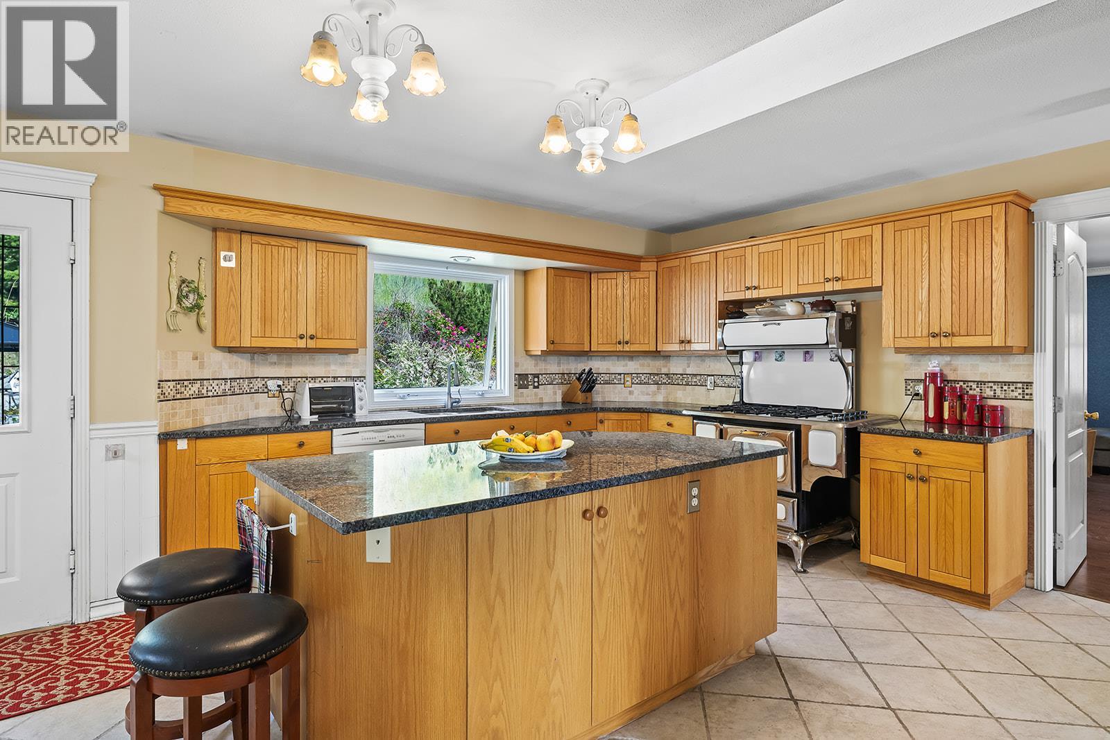 1282 Lakeview Cove Place, West Kelowna