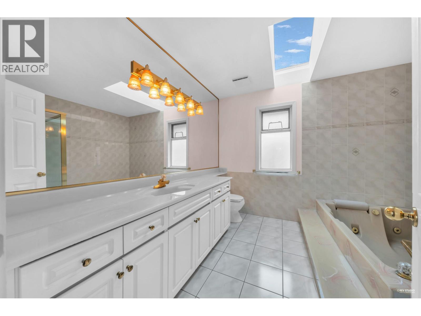 10560 RAILWAY Avenue, Richmond