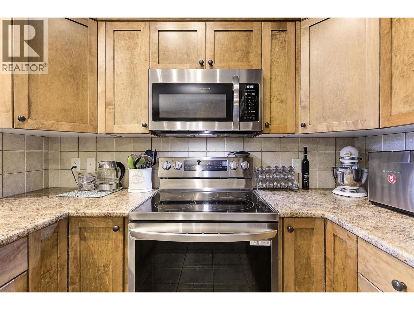 2551 Shoreline Drive Unit# 404, Lake Country