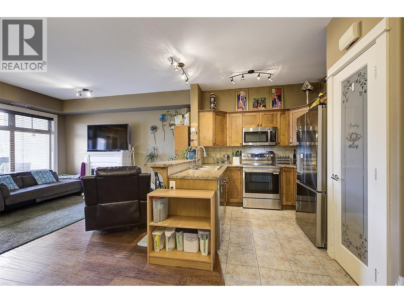 2551 Shoreline Drive Unit# 404, Lake Country