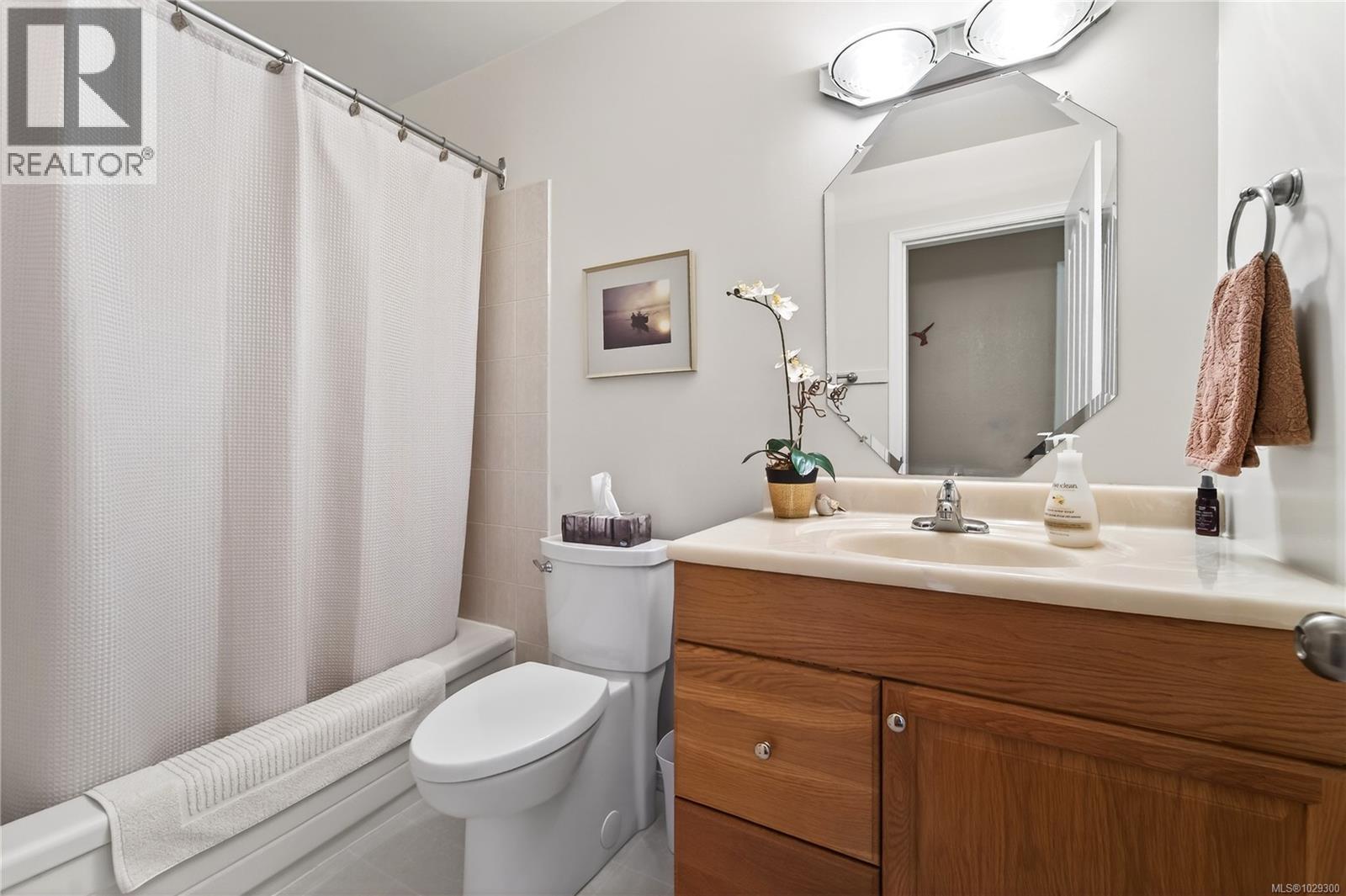  1503 Edgemont Road, Saanich