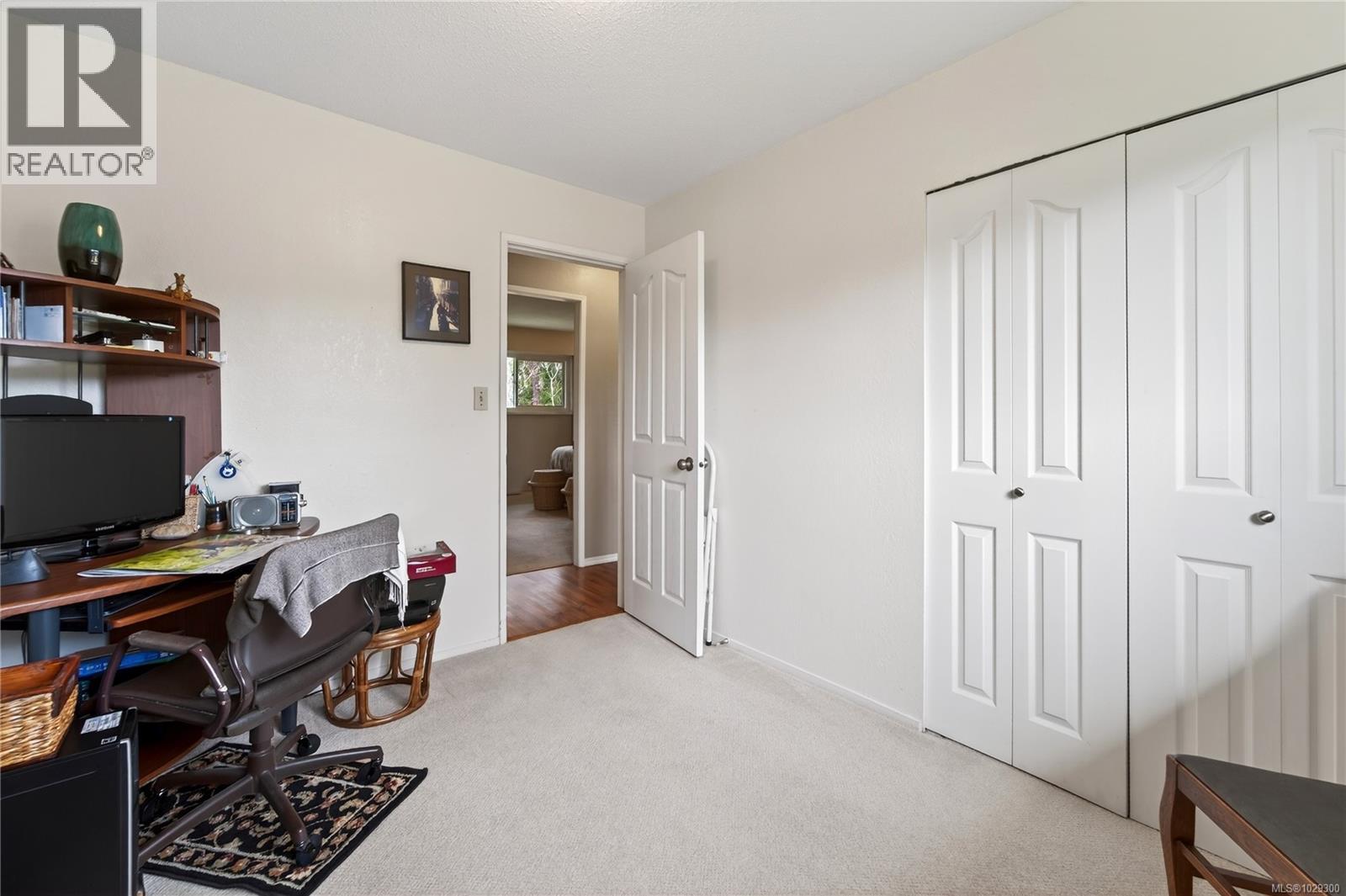  1503 Edgemont Road, Saanich