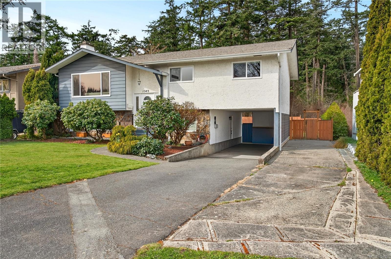  1503 Edgemont Road, Saanich