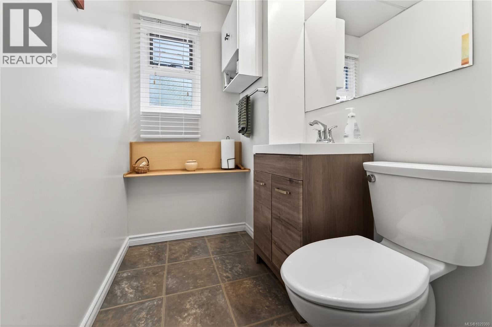  1503 Edgemont Road, Saanich