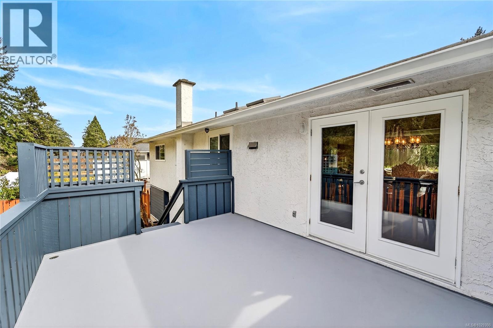  1503 Edgemont Road, Saanich