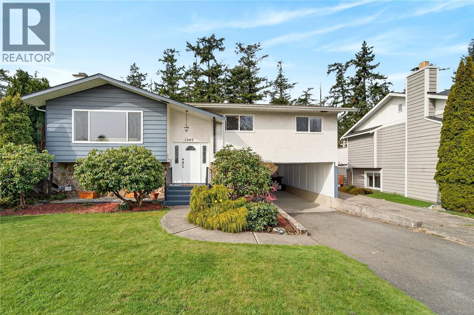  1503 Edgemont Road, Saanich