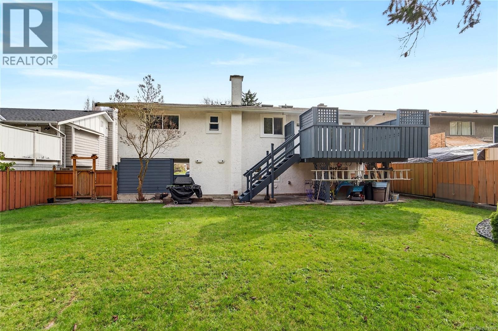  1503 Edgemont Road, Saanich