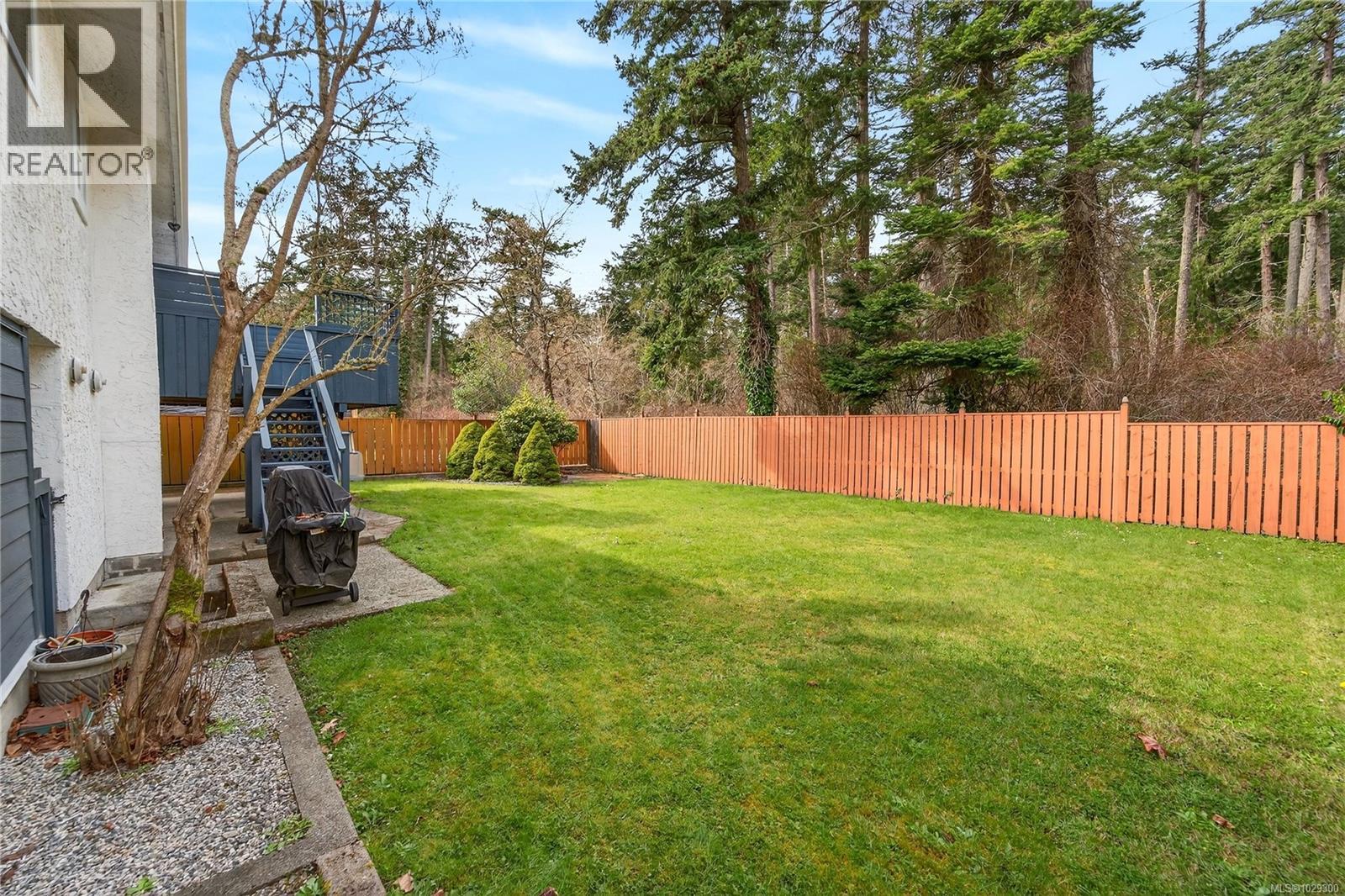  1503 Edgemont Road, Saanich