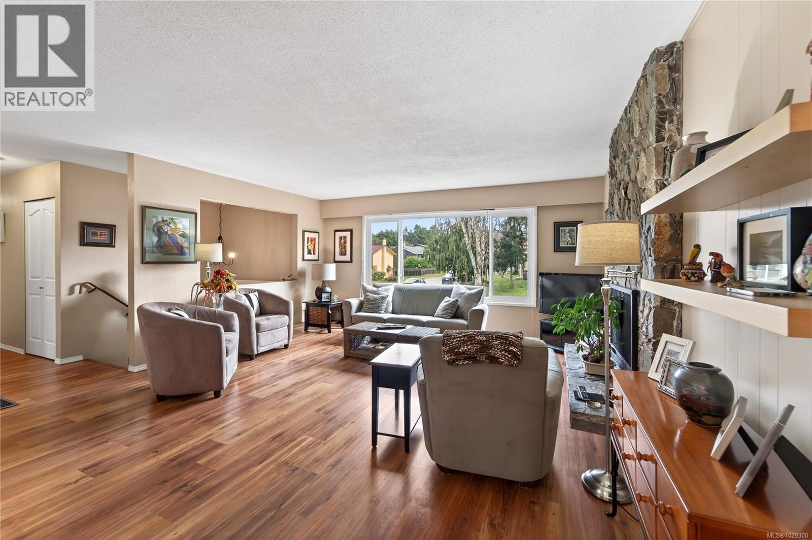  1503 Edgemont Road, Saanich