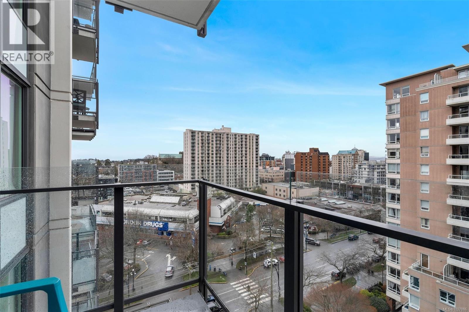 #1005 960 YATES ST - 30