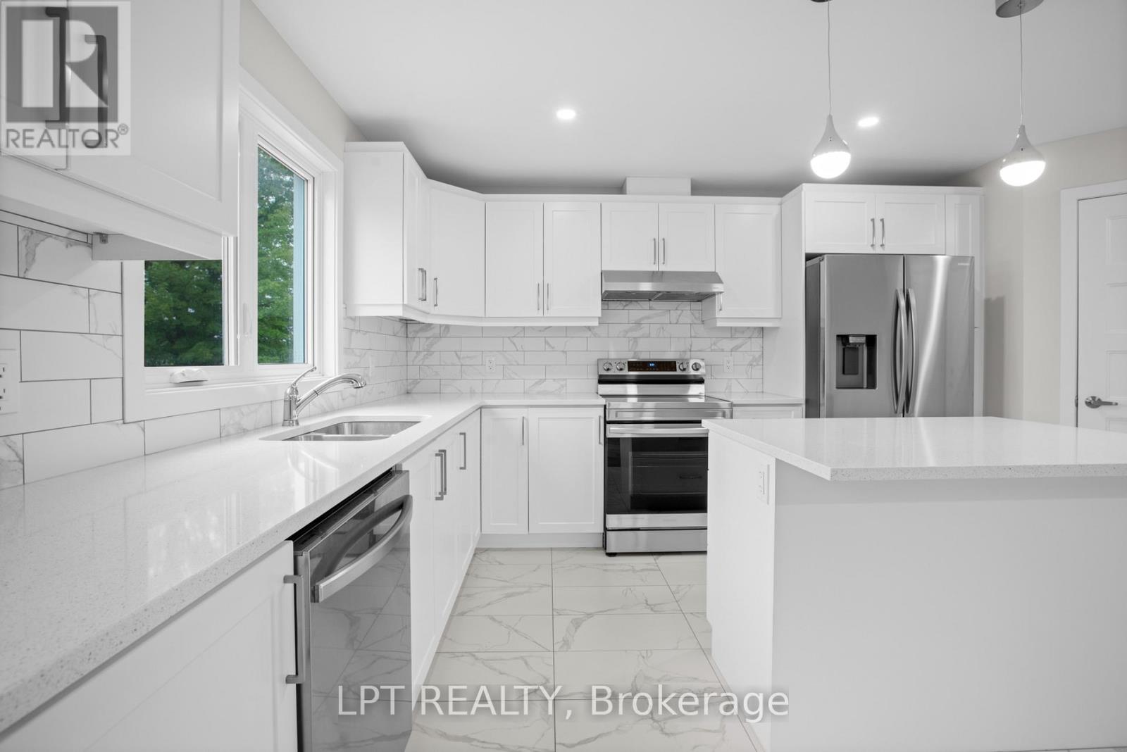 75 CHATEAUGUAY STREET - 38