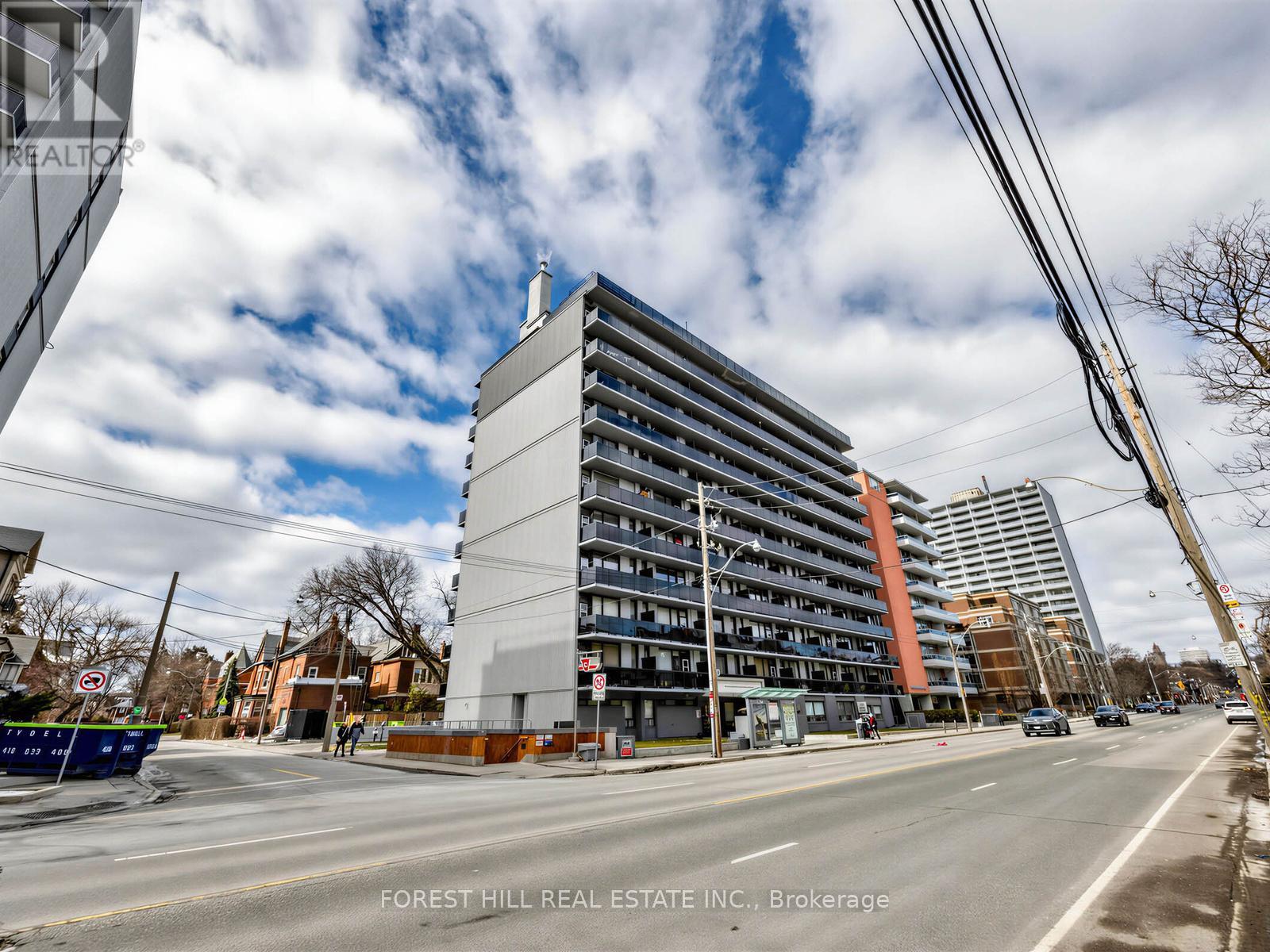 Listing photo of 102 - 70 SPADINA ROAD
