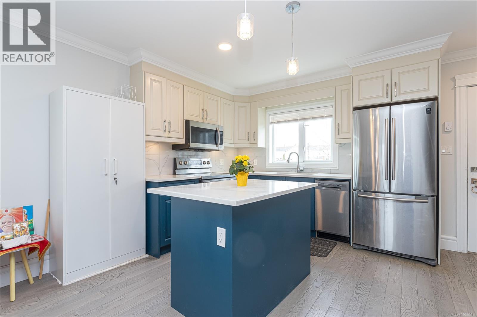 #101 3248 Sherman Rd - 8
