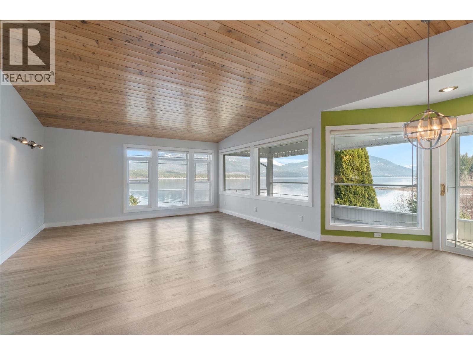 3533 Eagle Bay Road, Blind Bay