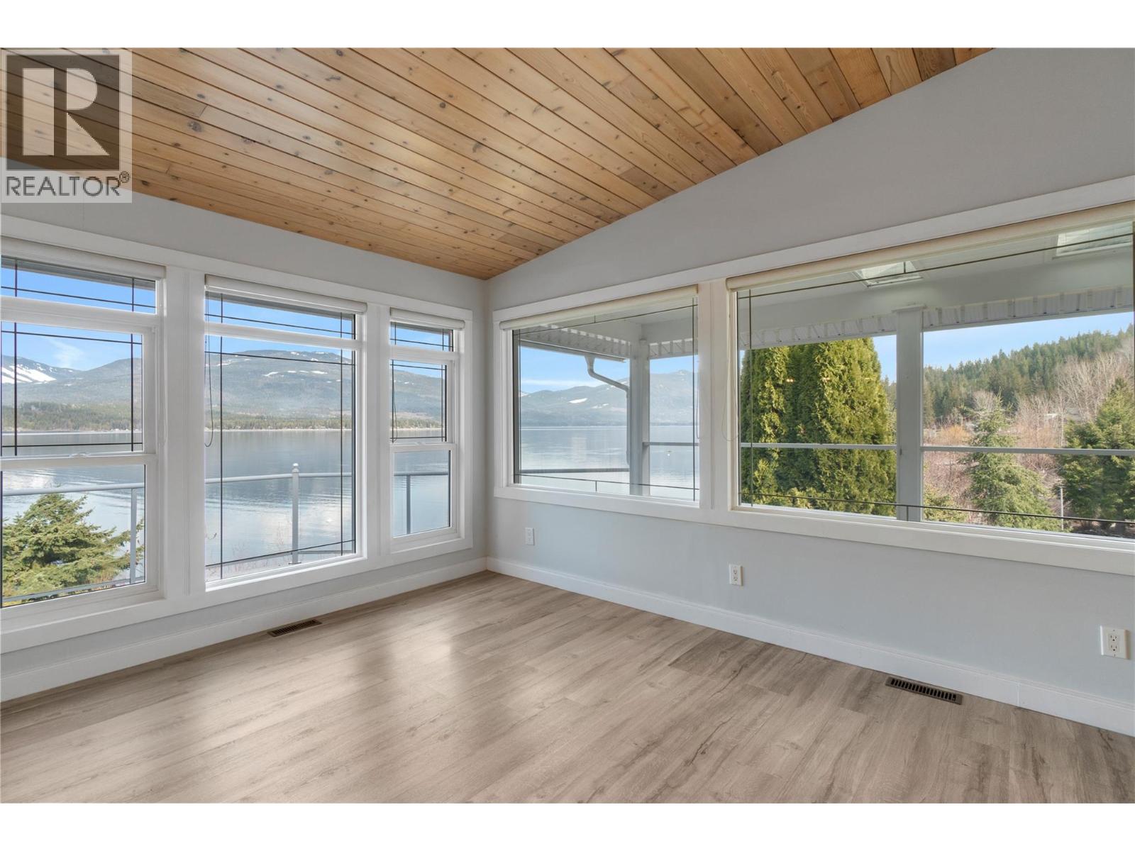 3533 Eagle Bay Road, Blind Bay