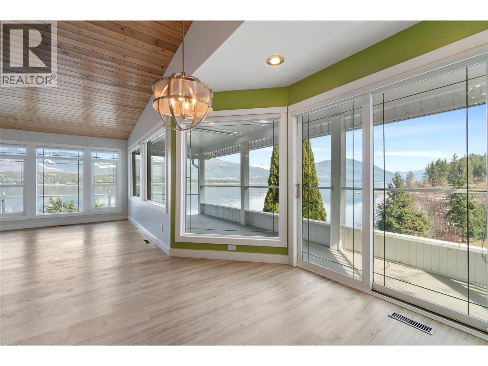 3533 Eagle Bay Road, Blind Bay