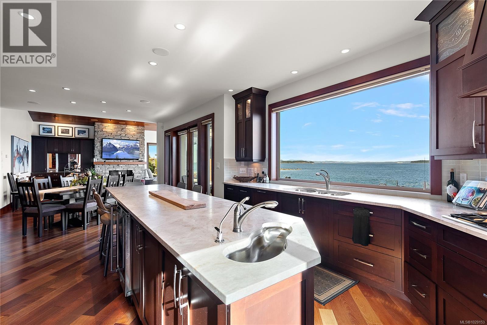  10206 Surfside Place, Sidney