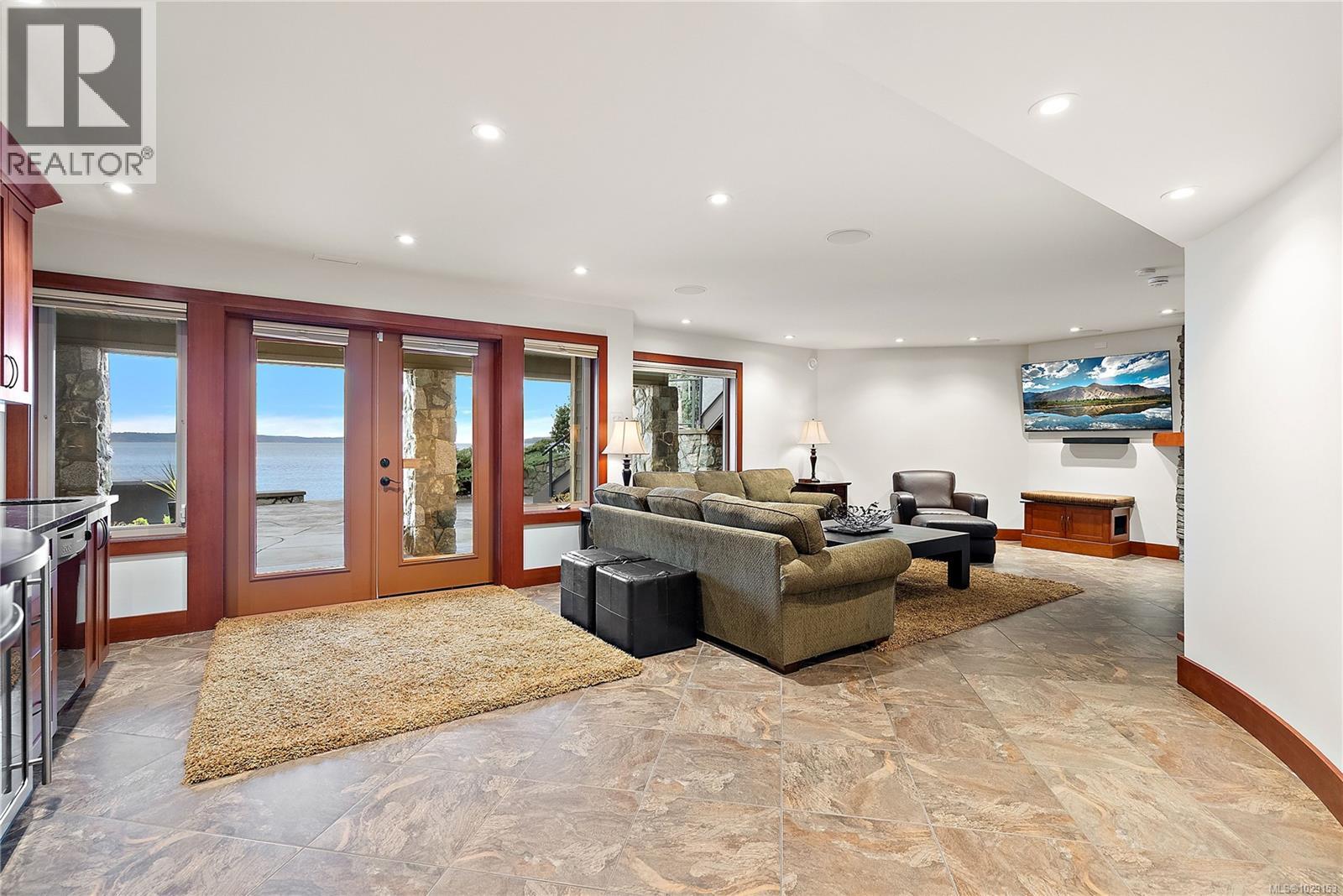  10206 Surfside Place, Sidney