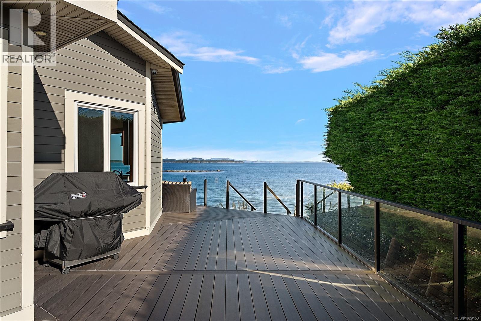  10206 Surfside Place, Sidney