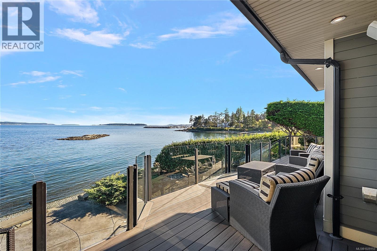  10206 Surfside Place, Sidney