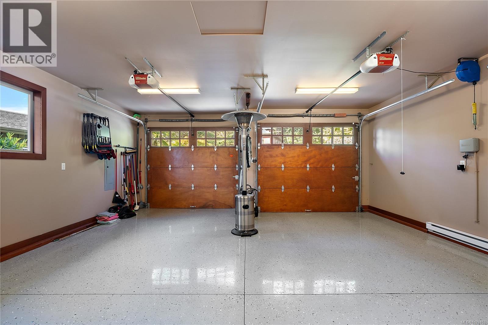  10206 Surfside Place, Sidney