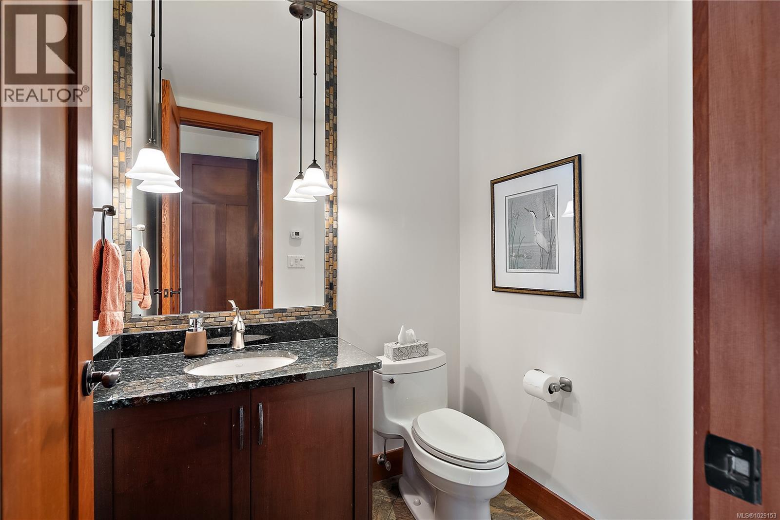  10206 Surfside Place, Sidney