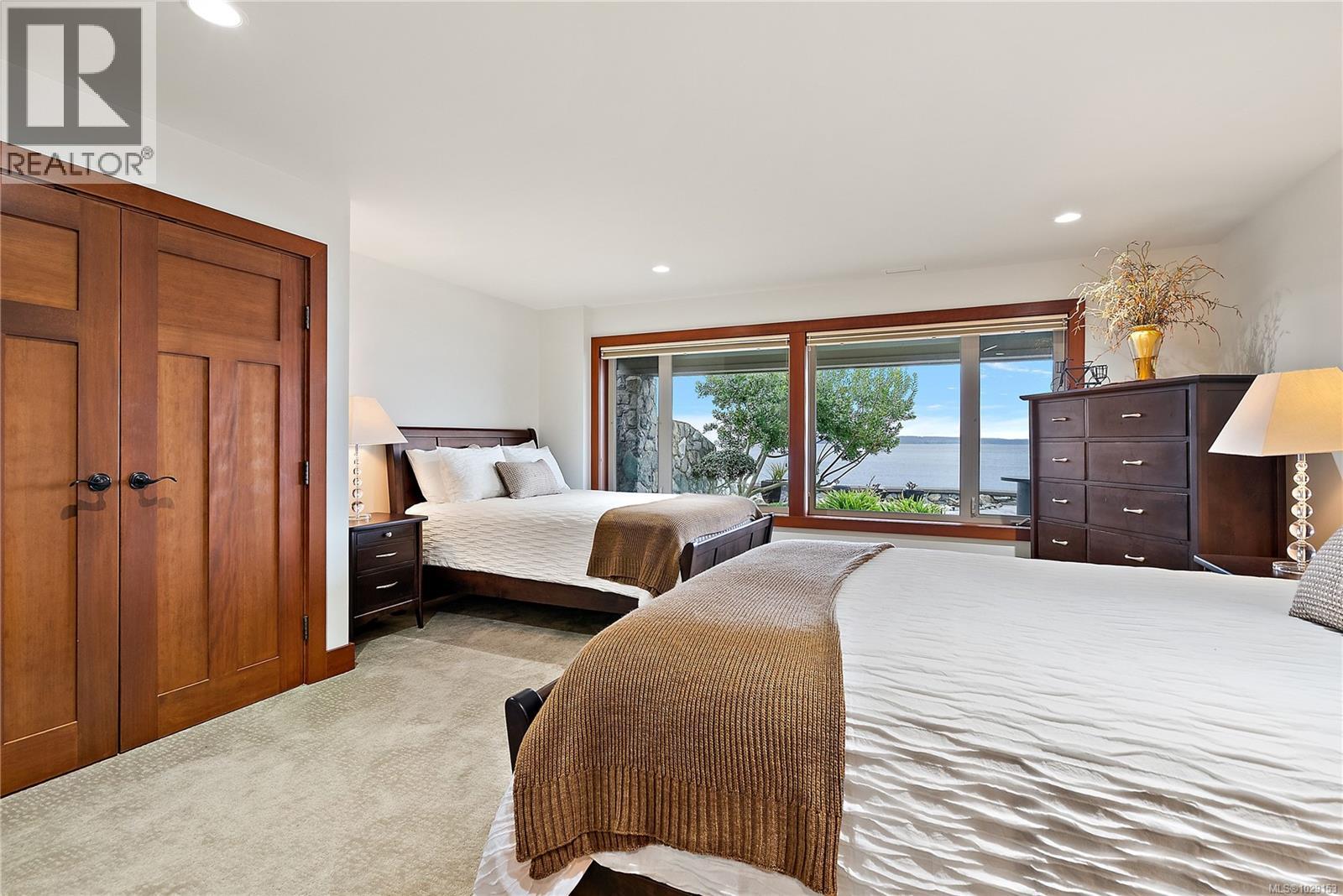  10206 Surfside Place, Sidney