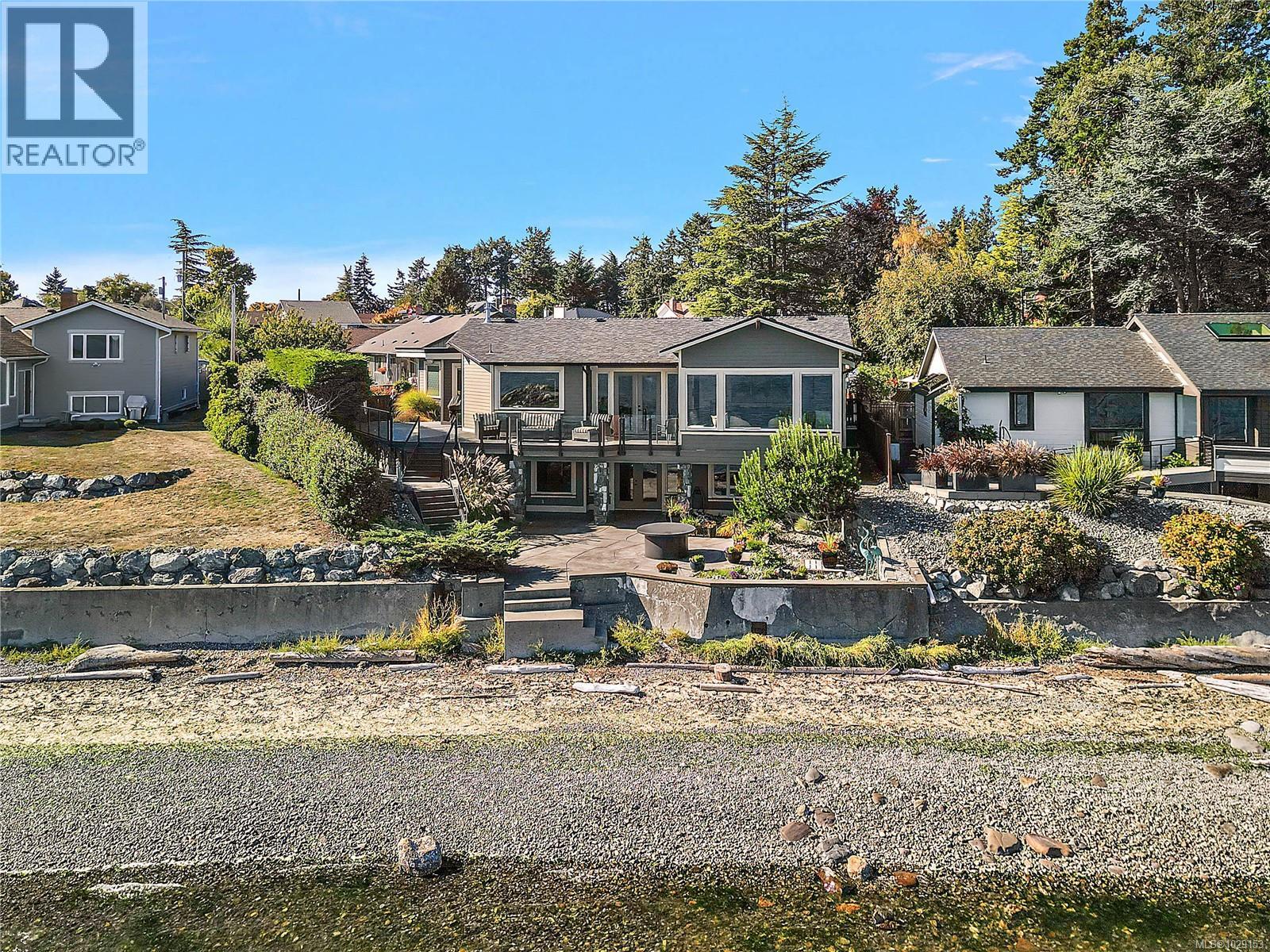  10206 Surfside Place, Sidney