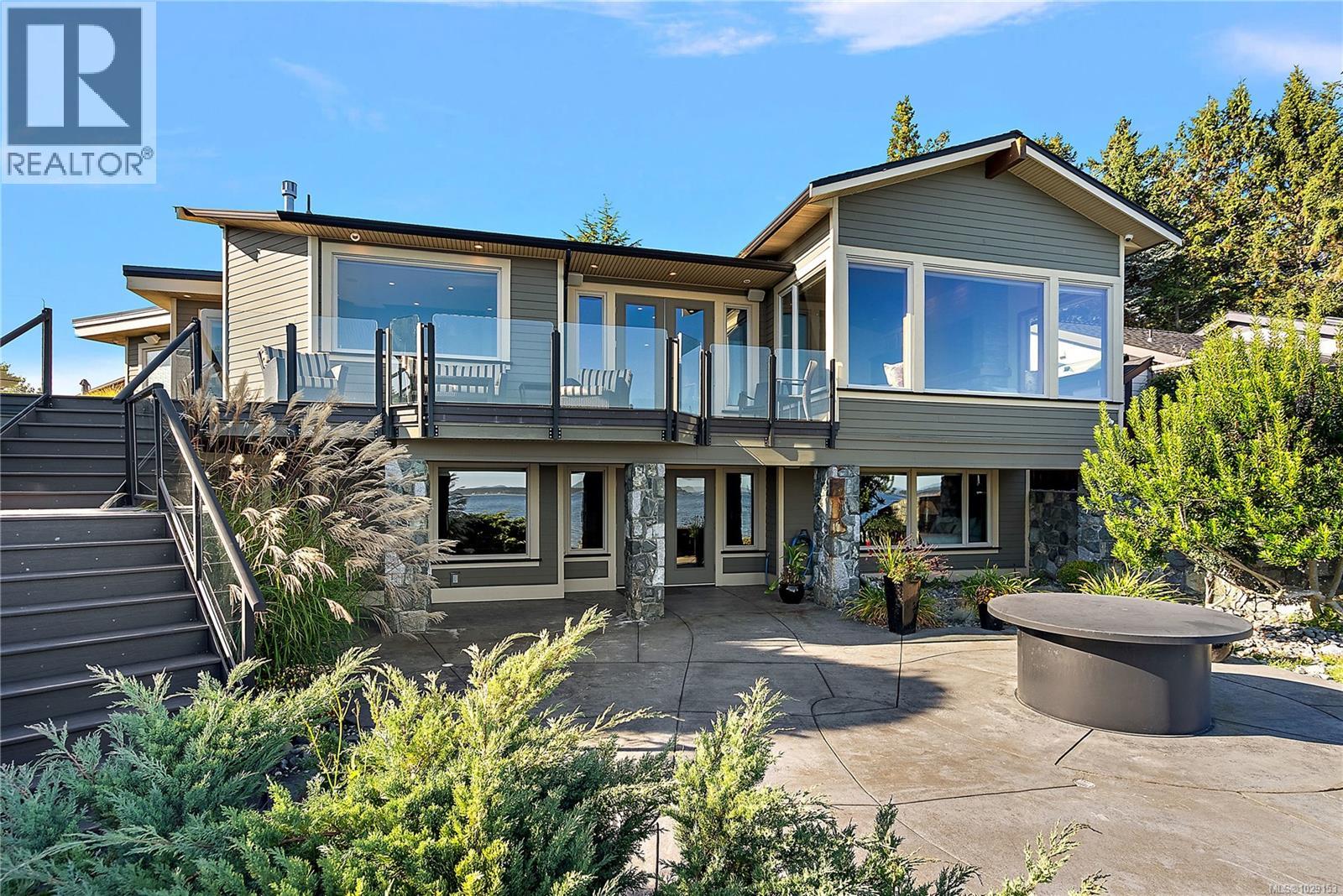  10206 Surfside Place, Sidney