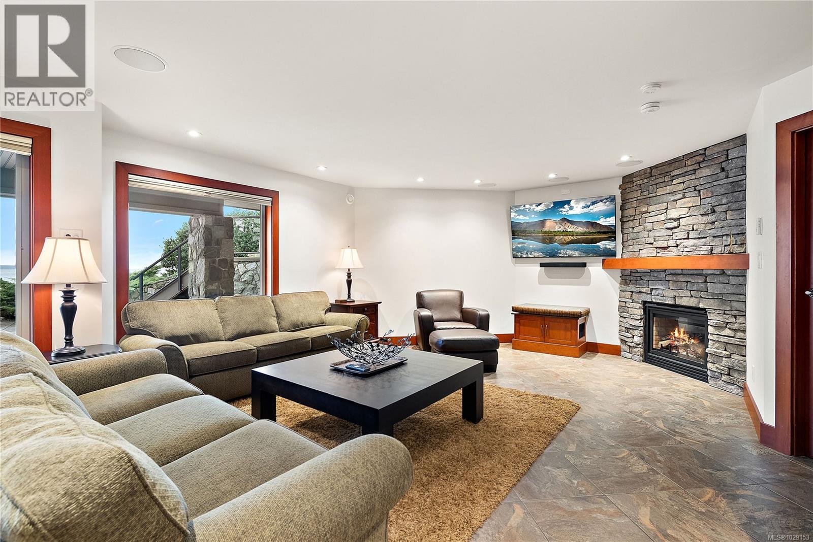  10206 Surfside Place, Sidney