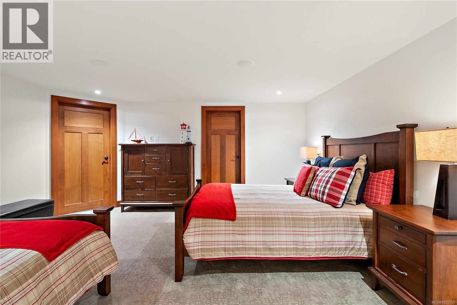  10206 Surfside Place, Sidney