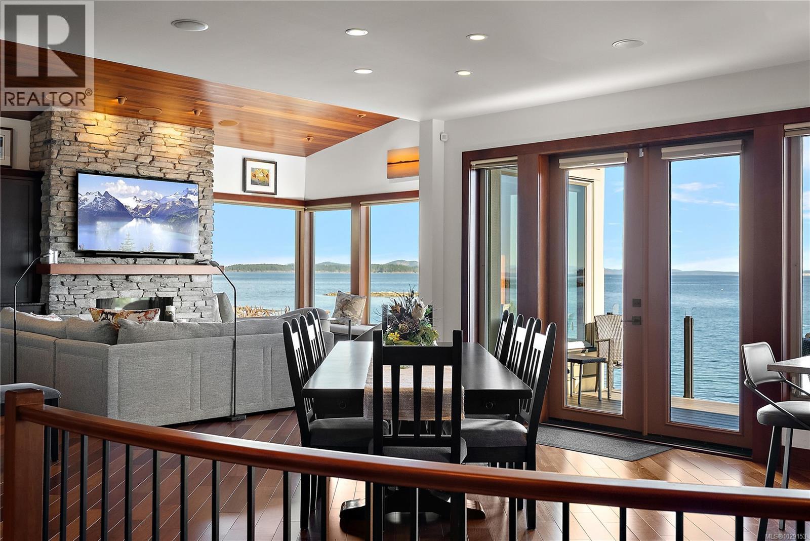  10206 Surfside Place, Sidney