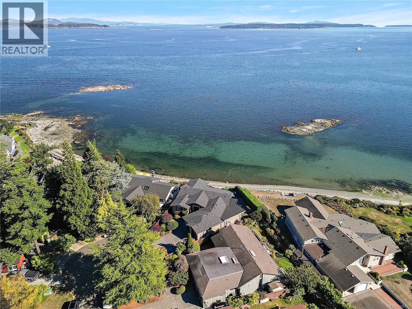  10206 Surfside Place, Sidney