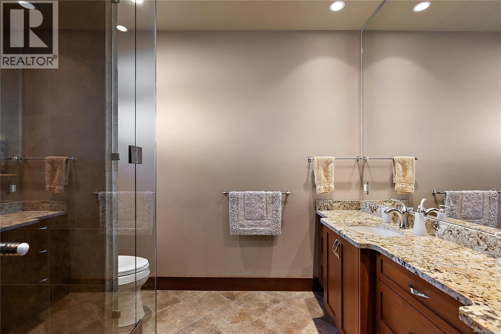  10206 Surfside Place, Sidney