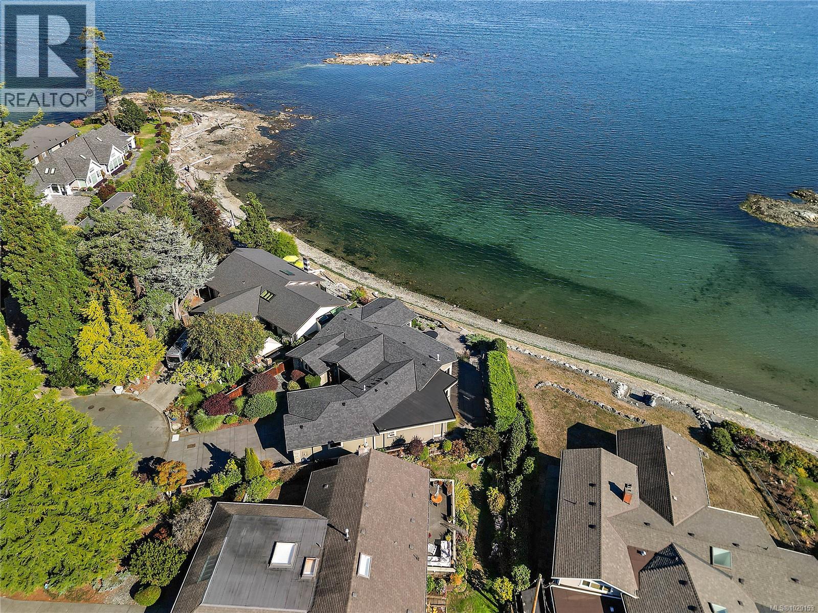  10206 Surfside Place, Sidney