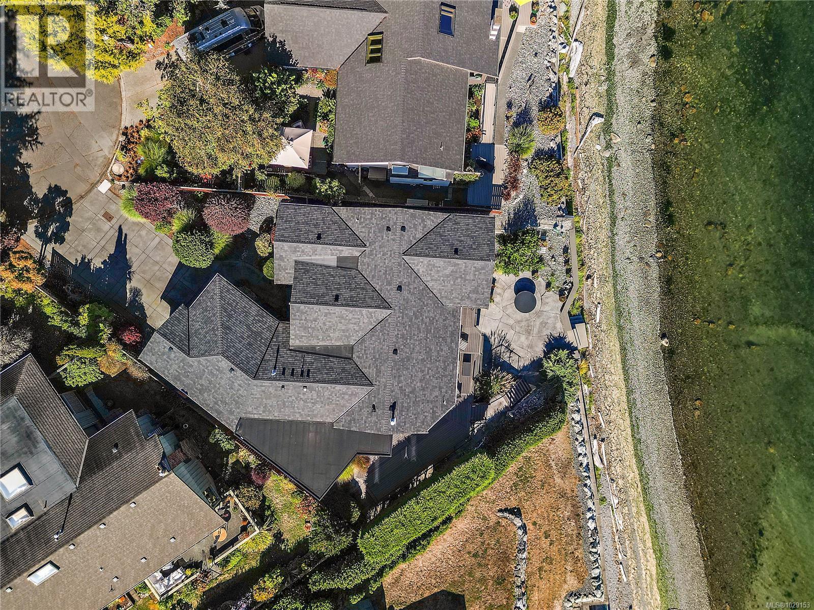  10206 Surfside Place, Sidney